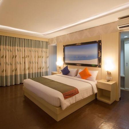 Hotel Grand Puri Saron Yogyakarta Extérieur photo