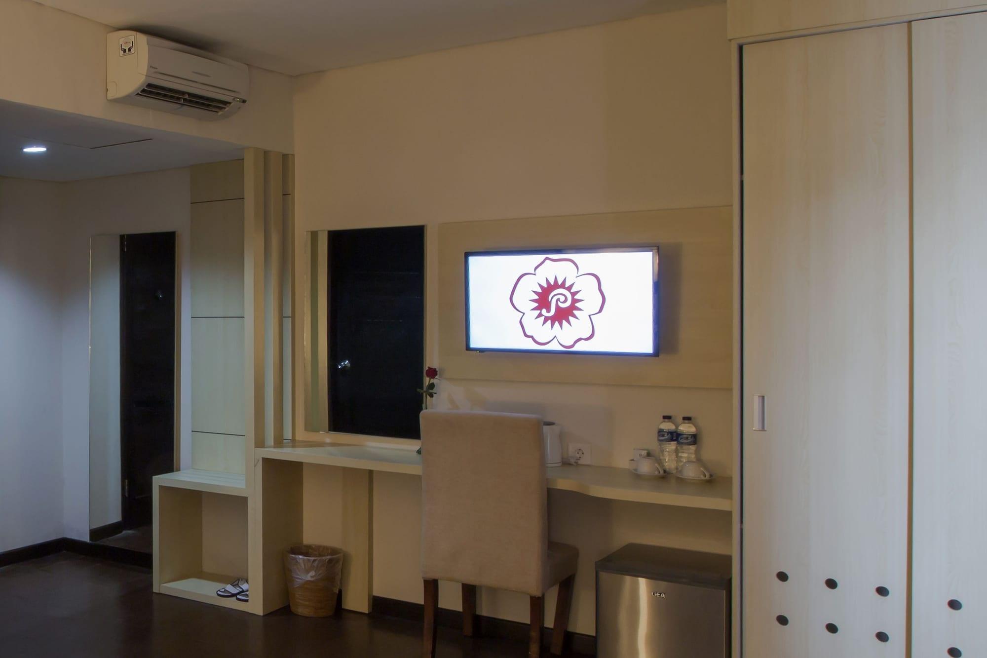 Hotel Grand Puri Saron Yogyakarta Extérieur photo