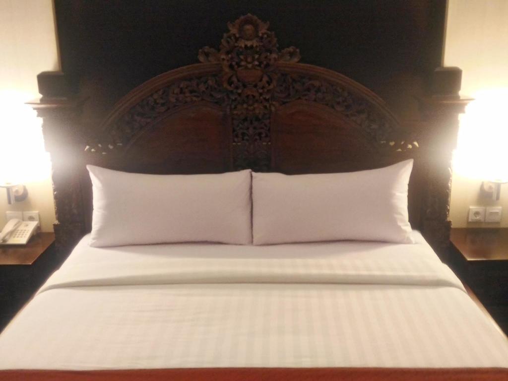 Hotel Grand Puri Saron Yogyakarta Extérieur photo