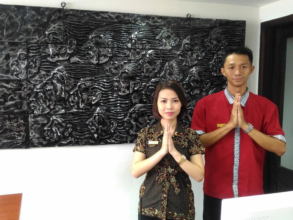 Hotel Grand Puri Saron Yogyakarta Extérieur photo