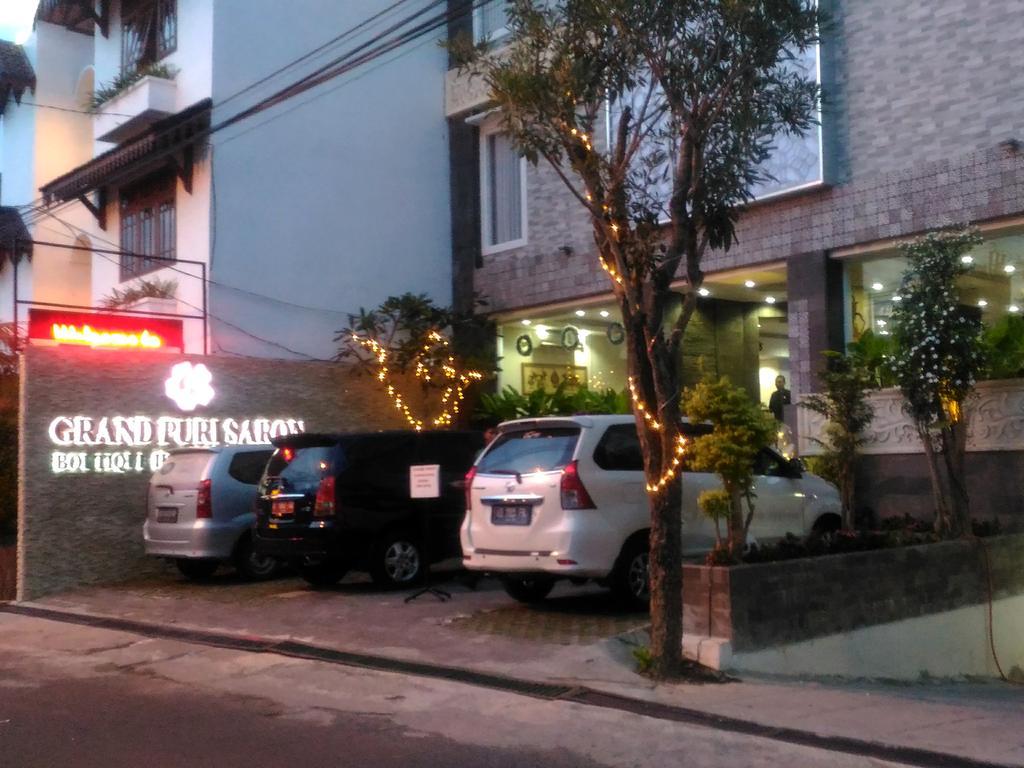 Hotel Grand Puri Saron Yogyakarta Extérieur photo
