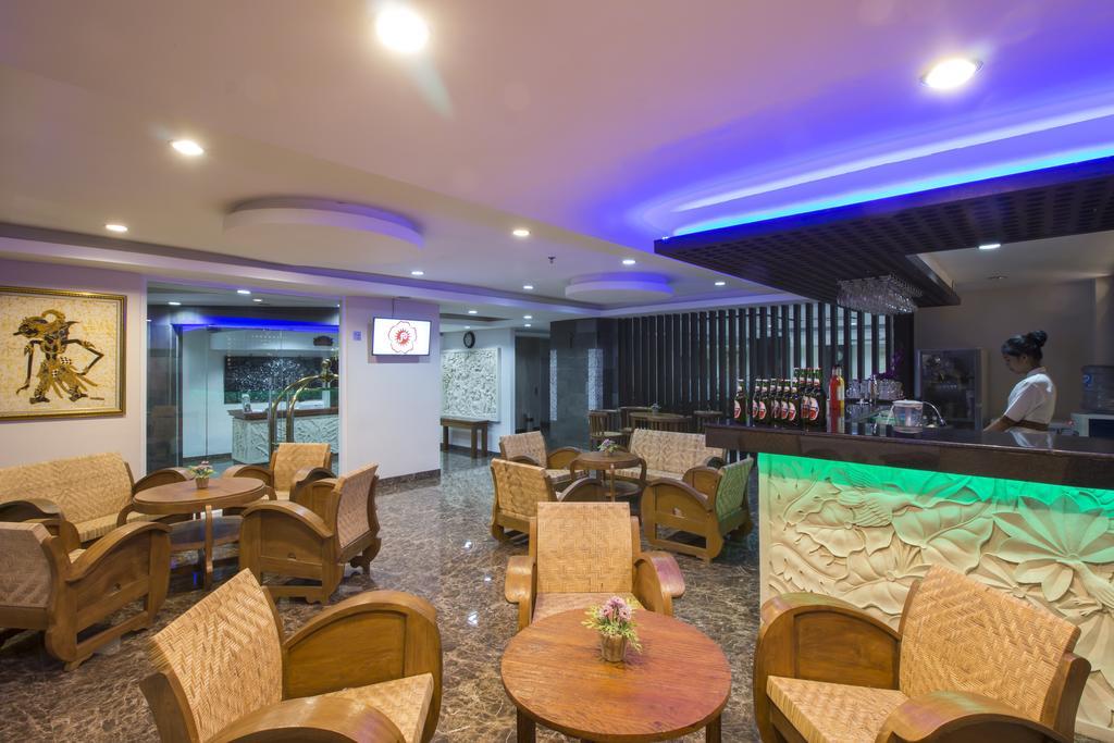 Hotel Grand Puri Saron Yogyakarta Extérieur photo
