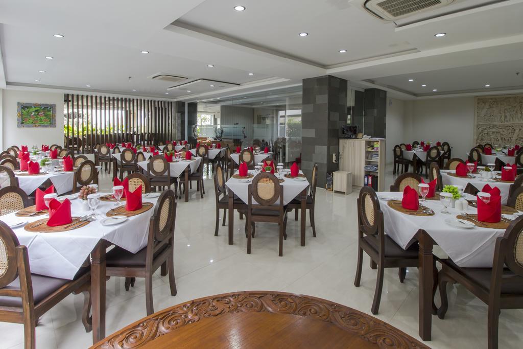 Hotel Grand Puri Saron Yogyakarta Extérieur photo