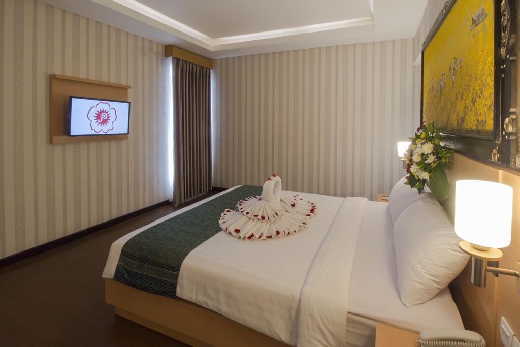 Hotel Grand Puri Saron Yogyakarta Extérieur photo