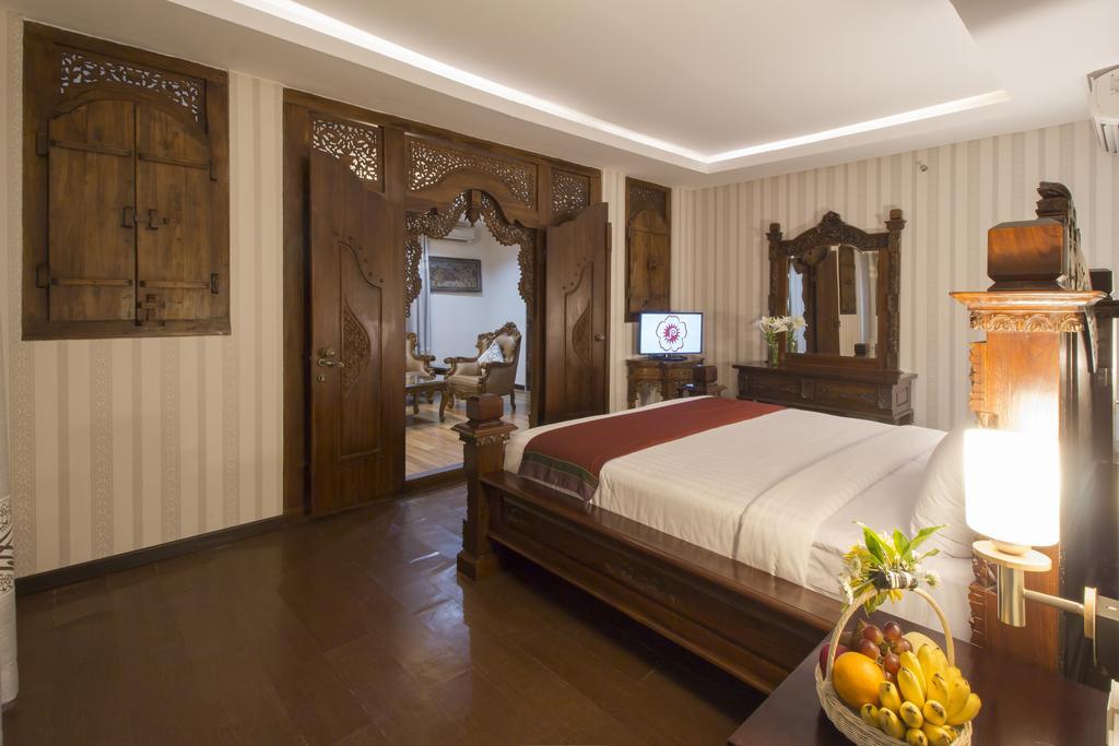 Hotel Grand Puri Saron Yogyakarta Extérieur photo