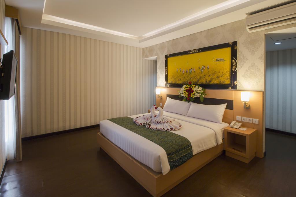 Hotel Grand Puri Saron Yogyakarta Extérieur photo