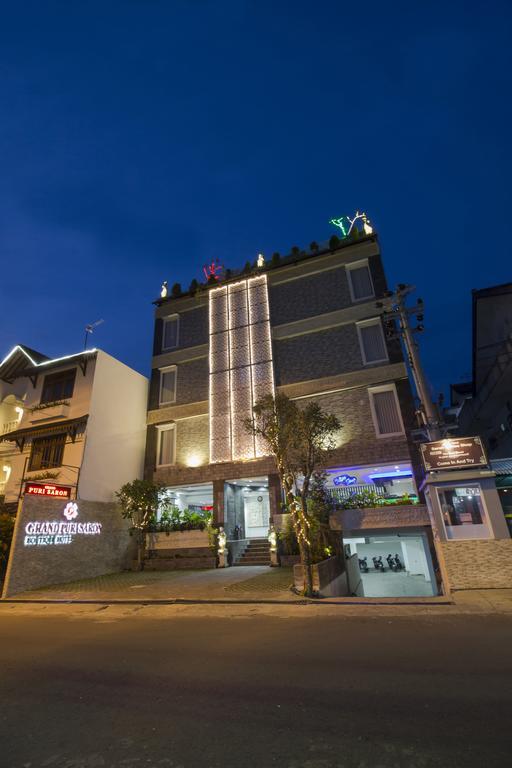 Hotel Grand Puri Saron Yogyakarta Extérieur photo