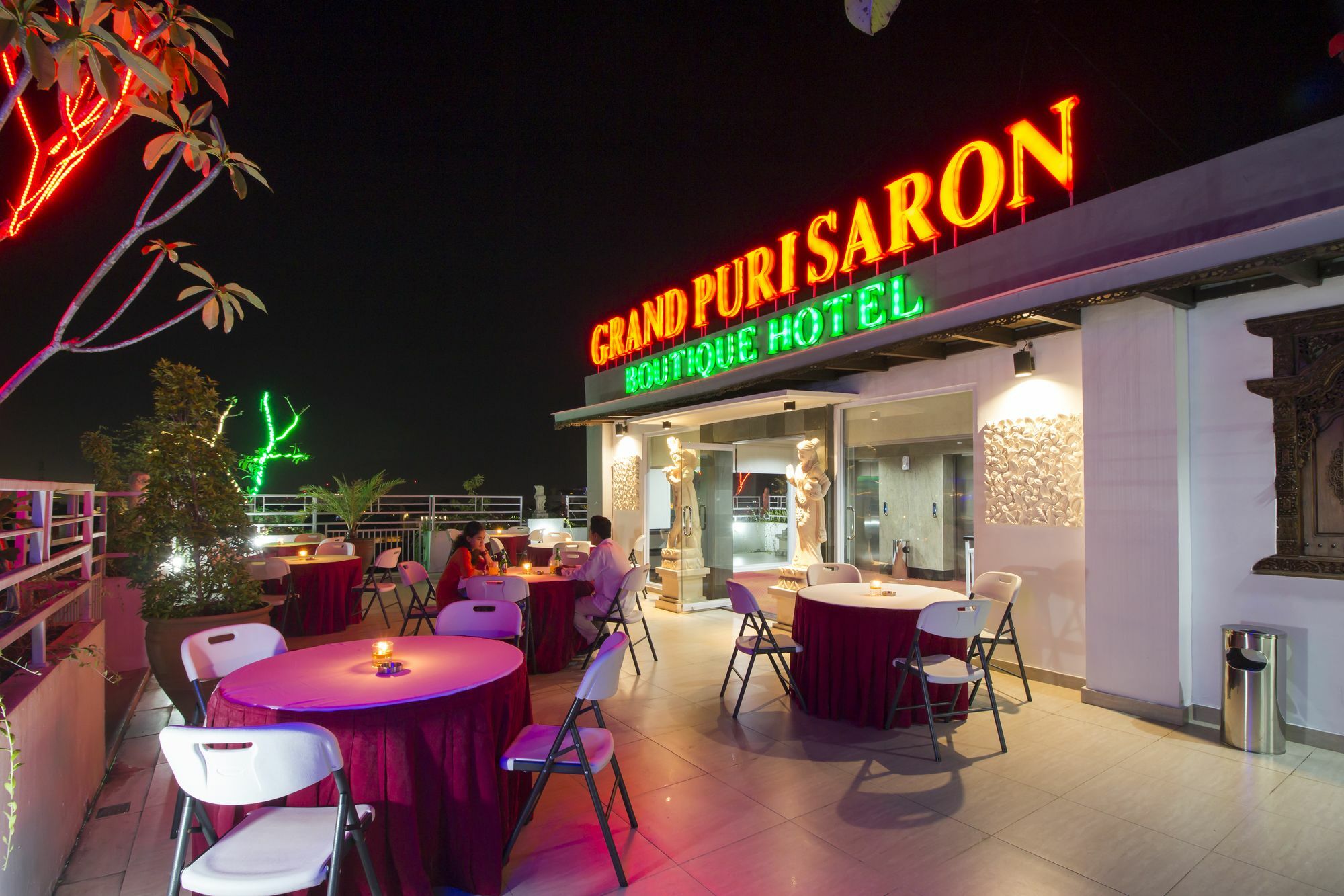 Hotel Grand Puri Saron Yogyakarta Extérieur photo